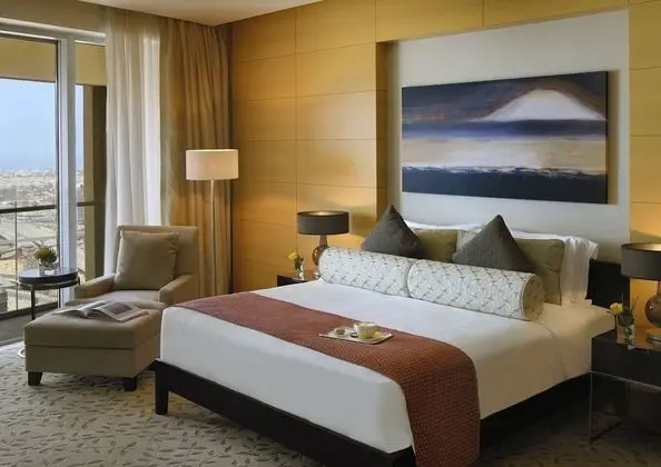 Deluxe 1BR Suite