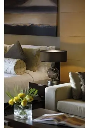 Deluxe 1BR Suite