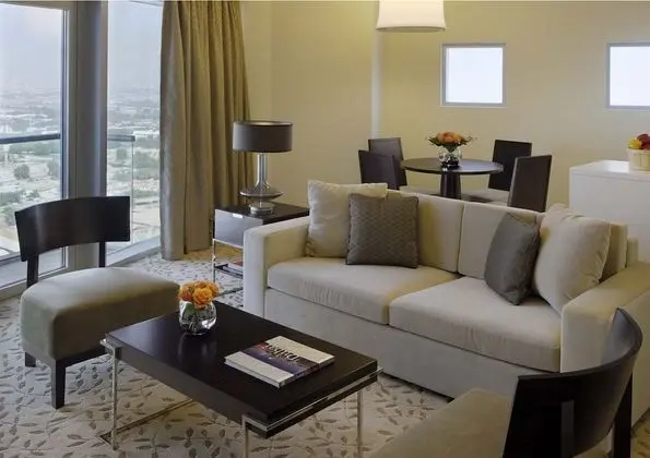 Deluxe 1BR Suite