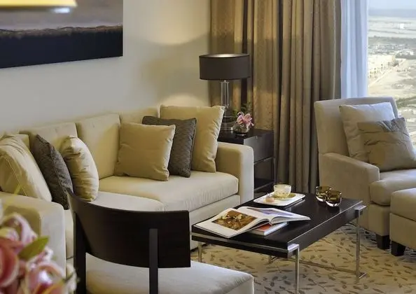 Deluxe 1BR Suite