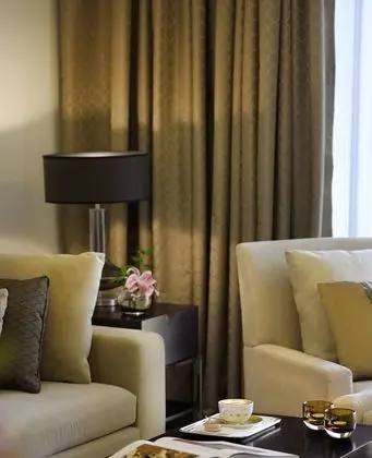 Deluxe 1BR Suite