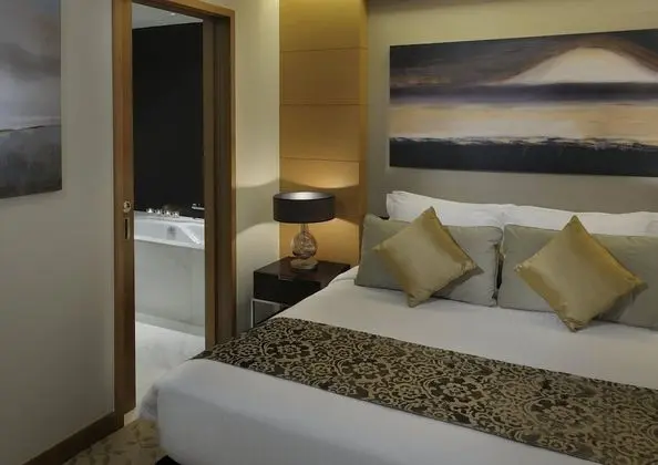 Deluxe Studio Suite