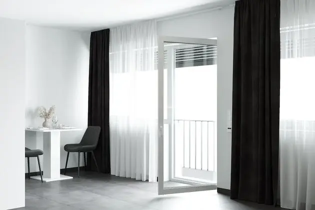 Black Suite Apartment