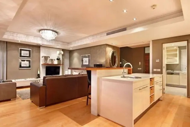 Çatı Katı Süiti (Penthouse)