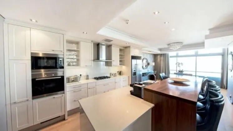 Çatı Katı Süiti (Penthouse)