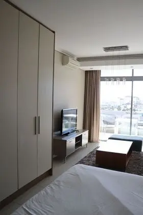 Luxury Studio Apartment (18)