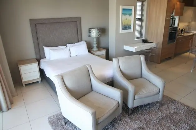 Luxury Studio Apartment (18)
