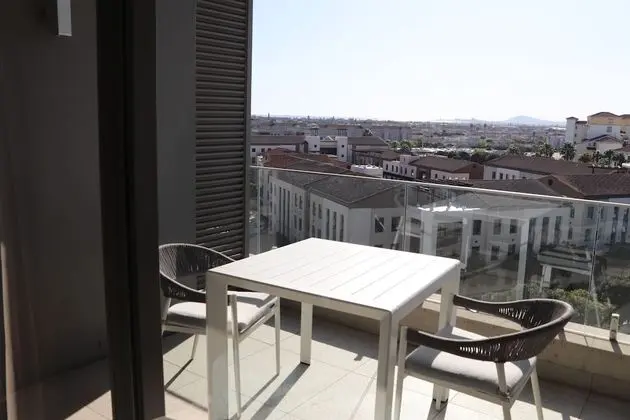 Luxury Studio Apartment (18)