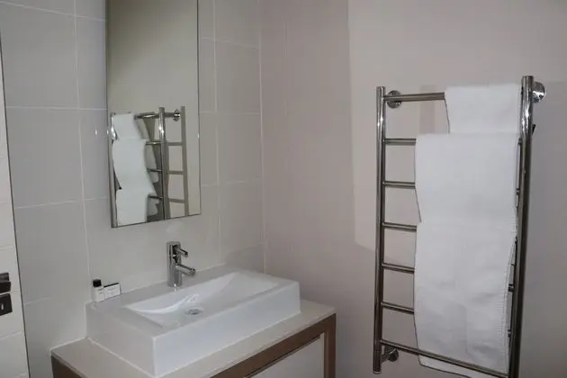 Luxury Studio Apartment (18)