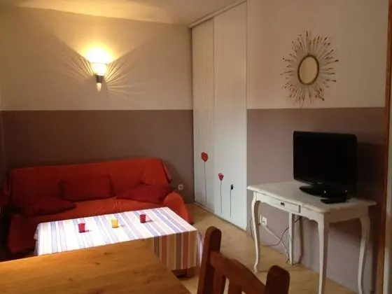 Apart Daire (Cerise)