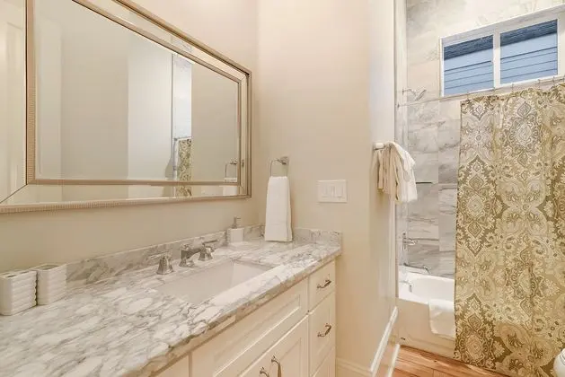 Luxury Daire, Birden Çok Yatak, Balkon, Avlu Manzaralı