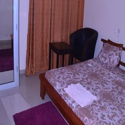Comfort Tek Büyük Yataklı Oda