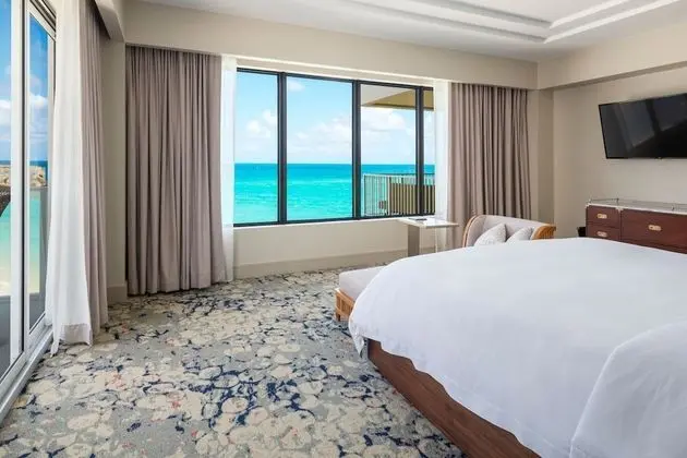 3 Bedroom Penthouse Residence, Ocean Front, Infinity Pool 1 Bedroom Residence +1 King Bed +1 Queen