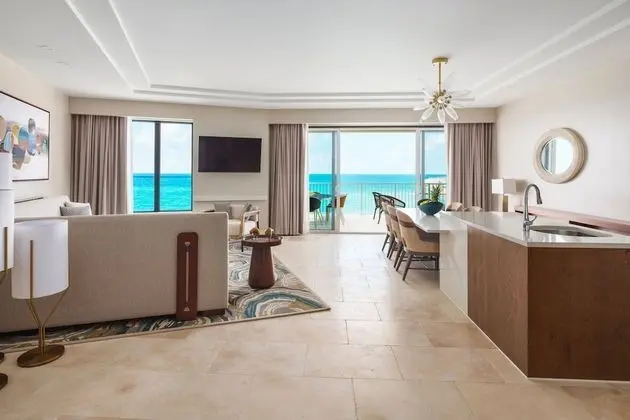 3 Bedroom Penthouse Residence, Ocean Front, Infinity Pool 1 Bedroom Residence +1 King Bed +1 Queen