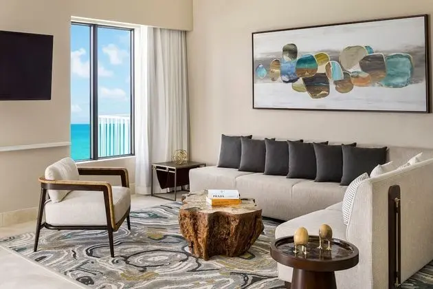 3 Bedroom Penthouse Residence, Ocean Front, Infinity Pool 1 Bedroom Residence +1 King Bed +1 Queen