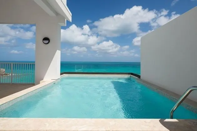 3 Bedroom Residence, Ocean Front 1 Bedroom Residence, +1 King Bedroom +1 Queen Queen