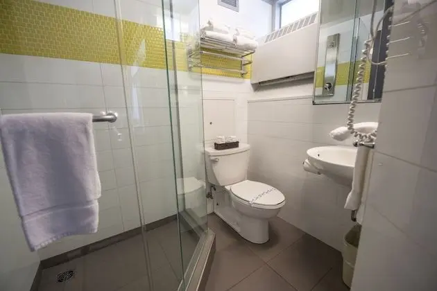 Oda, 1 Büyük (Queen) Boy Yatak, Özel Banyo