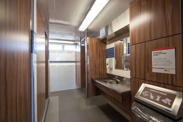 Oda, 2 Tek Kişilik Yatak, Ortak Banyo