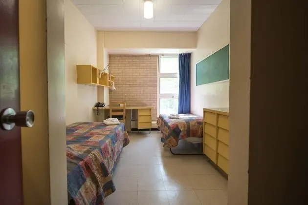 Tek Kişilik Oda, 1 Tek Kişilik Yatak, Ortak Banyo