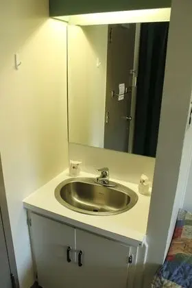 Tek Kişilik Oda, 1 Tek Kişilik Yatak, Ortak Banyo
