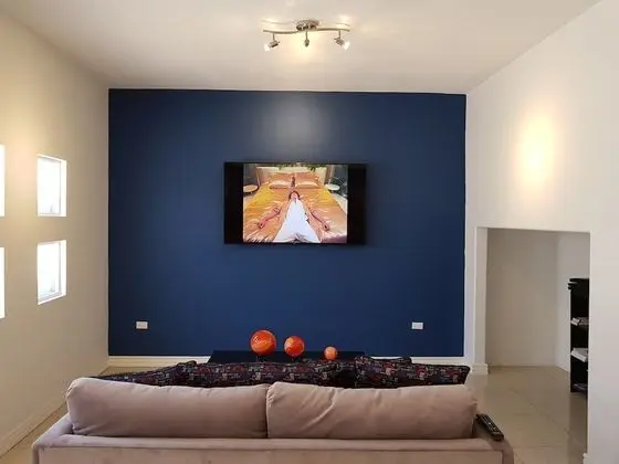 Ev