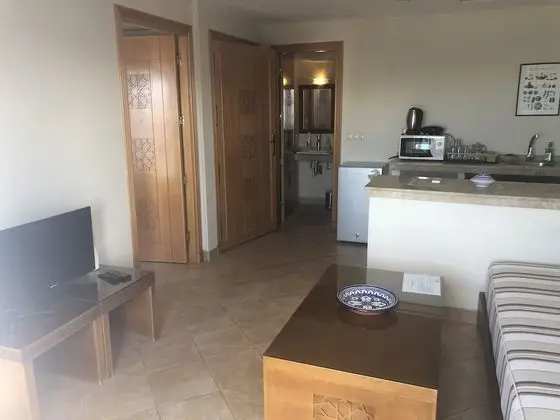 Apart Daire, 1 Büyük (Queen) Boy Yatak ve Çekyat