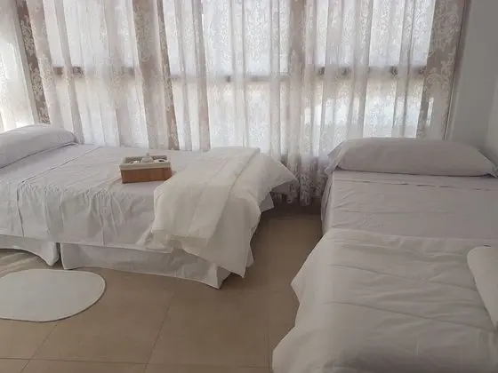 İki Ayrı Yataklı Oda, Ortak Banyo