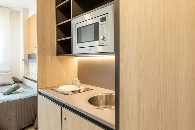 Basic Tek Büyük Yataklı Oda