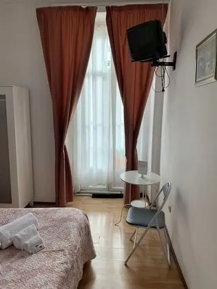 Tek Büyük Yataklı Oda