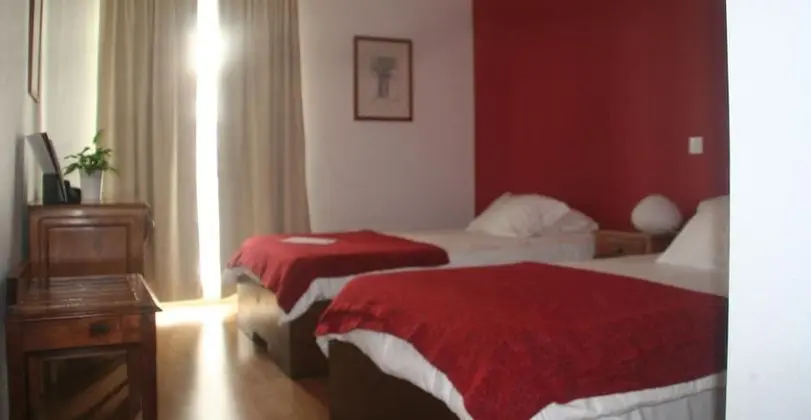 Tek Büyük veya İki Ayrı Yataklı Oda