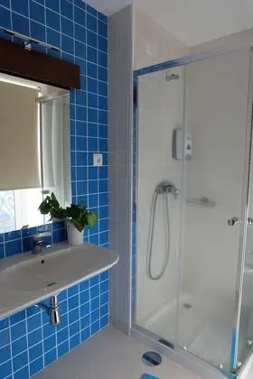 Üç Kişilik Oda, Özel Banyo