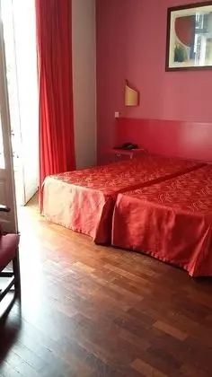 Üç Kişilik Oda
