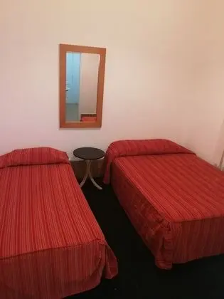 Tek Büyük veya İki Ayrı Yataklı Oda, Ortak Banyo