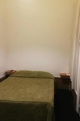Tek Büyük veya İki Ayrı Yataklı Oda, Ortak Banyo