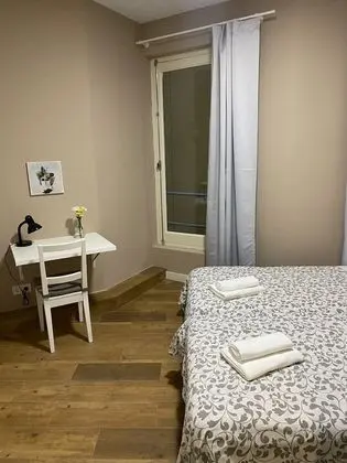 İki Ayrı Yataklı Oda, Ortak Banyo