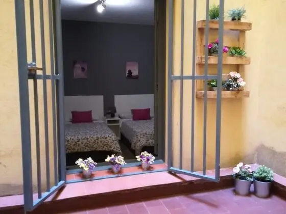İki Ayrı Yataklı Oda, Ortak Banyo
