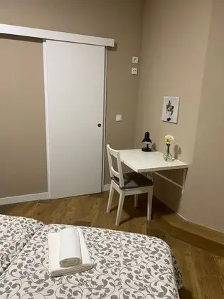 İki Ayrı Yataklı Oda, Ortak Banyo