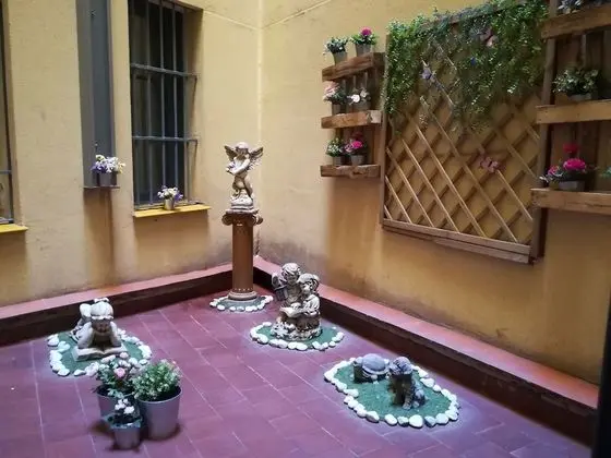 İki Ayrı Yataklı Oda, Ortak Banyo