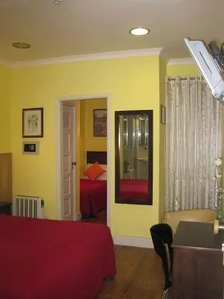 Üç Kişilik Oda