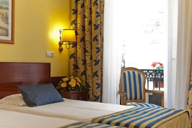 Standard Tek Büyük veya İki Ayrı Yataklı Oda