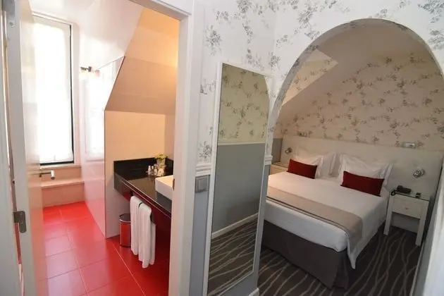 Standard Tek Büyük veya İki Ayrı Yataklı Oda