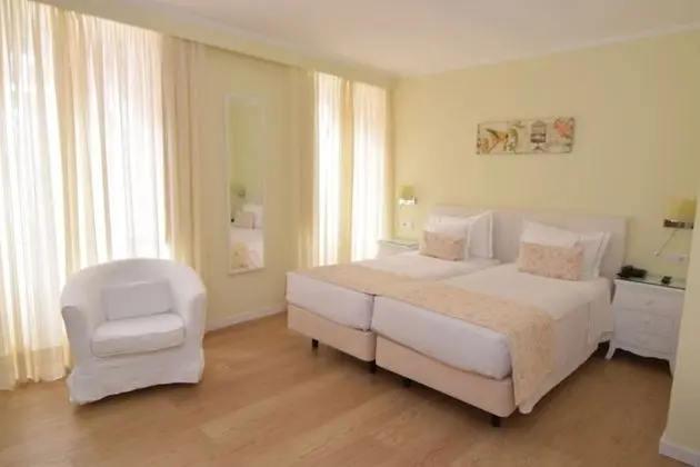 Superior Tek Büyük veya İki Ayrı Yataklı Oda