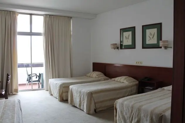 Üç Kişilik Oda