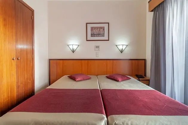 Standard Tek Büyük veya İki Ayrı Yataklı Oda