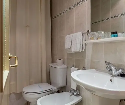 Standard Tek Büyük veya İki Ayrı Yataklı Oda