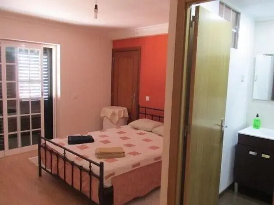 Tek Büyük Yataklı Oda, Özel Banyo, Avlu
