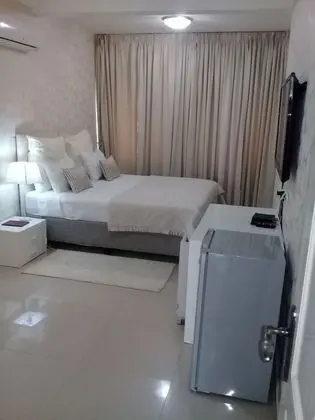 Basic Tek Büyük Yataklı Oda
