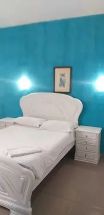 Basic Tek Büyük Yataklı Oda