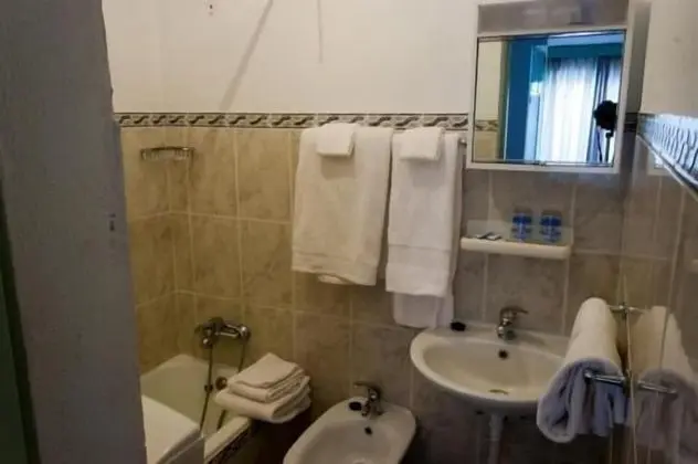 Basic Üç Kişilik Oda, Birden Çok Yatak Odası, Engellilere Uygun