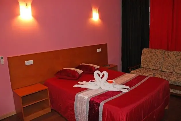 Tek Büyük Yataklı Oda